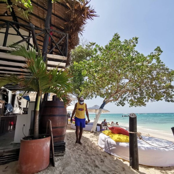 Islas del Rosario Playa Blanca experiencia por lancha Cartagena Colombia
