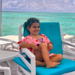 Niña en Ibiza Isla Flotante en San Andrés Islas Colombia