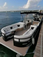 Pontón Privado en San Andrés: Navega y Vive la Magia del Mar Caribe - Imagen 3