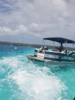 Pontón Privado en San Andrés: Navega y Vive la Magia del Mar Caribe - Imagen 2