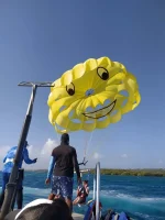 Parasailing en San Andrés: Vuela sobre el Mar Caribe y Descubre Vistas Inolvidables - Imagen 11