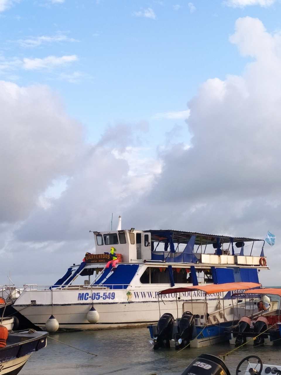 Diversión en barco en Tour de Noche blanca en San Andrés