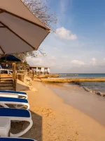 Pasadía en el Hotel Isla del Encanto – Tu Refugio Exclusivo en Barú - Imagen 14