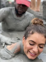 Vive la Experiencia Única del Volcán del Totumo en Cartagena - Imagen 3