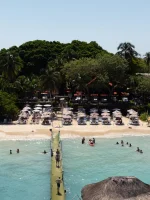 Pasadía en Luxury Beach Club – Exclusividad y Relax en Islas del Rosario - Imagen 6