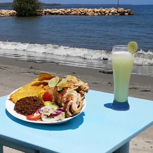 Comida de Bocachica Beach Club Cartagena Colombia