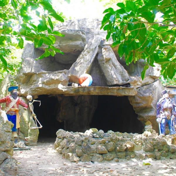 Cueva Pirata en San Andrés Vuelta a la Isla Colombia