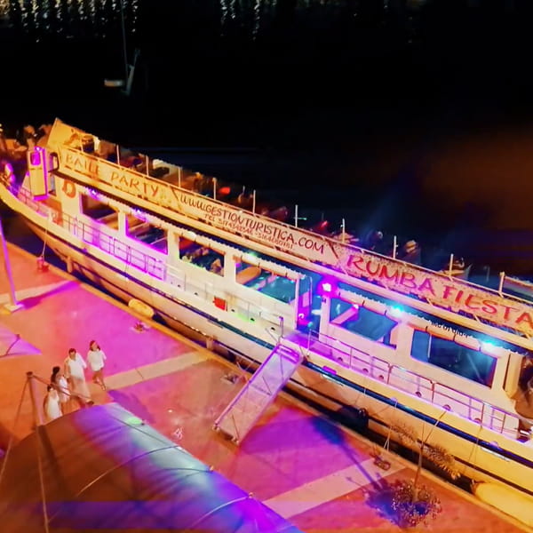 Noche Blanca Experiencia en Barco Cartagena Colombia