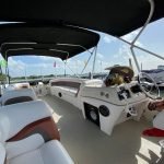 Pontón Sun Tracker en San Andrés Colombia