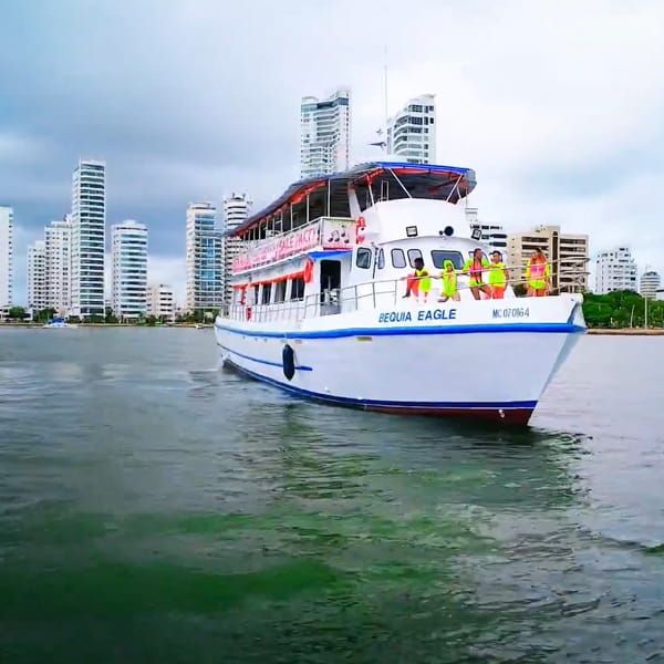 Tour por la Bahía de Cartagena Colombia Experiencia en Barco