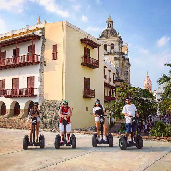 Experiencia en Segway por Cartagena Colombia Tour Fun Ride