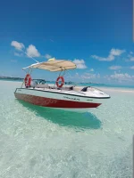 Lancha Privada en San Andrés – Navega el Caribe a tu ritmo (Hasta 6 personas) - Imagen 3